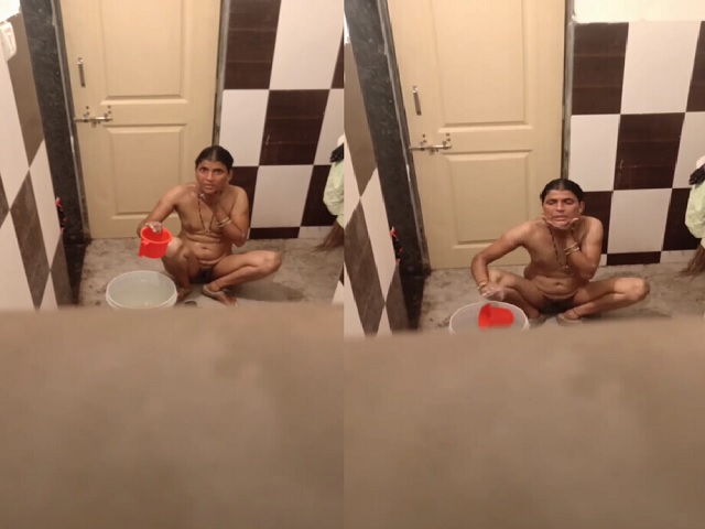Bhabhi Spotted Neighbor During Bathing Viral MMS